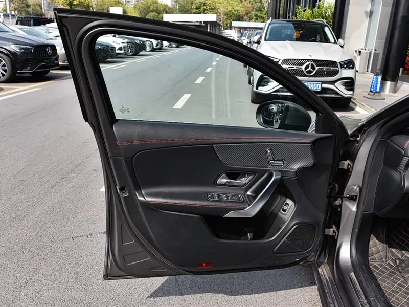 Mercedes-Benz A-Class — фото 11