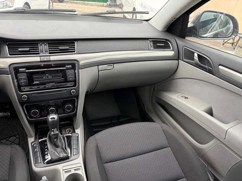 Skoda Superb — фото 12