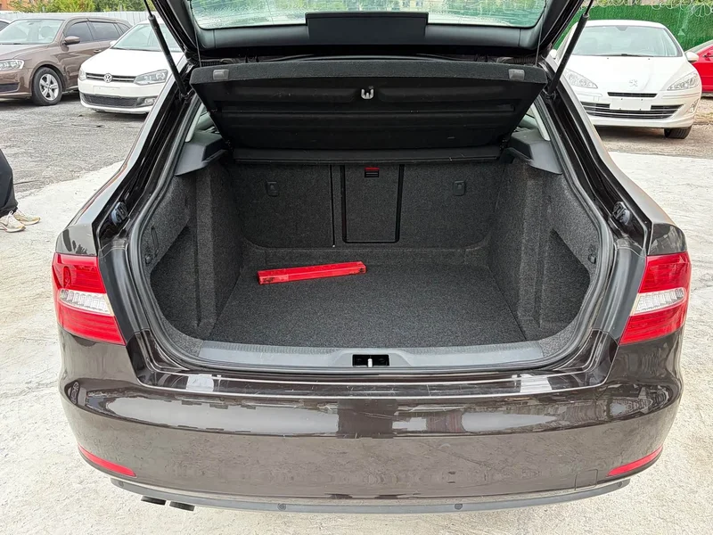Skoda Superb — фото 13
