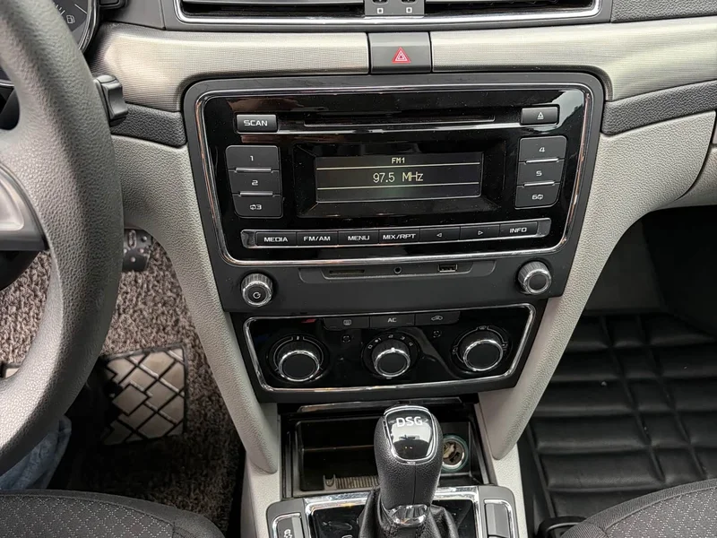 Skoda Superb — фото 17