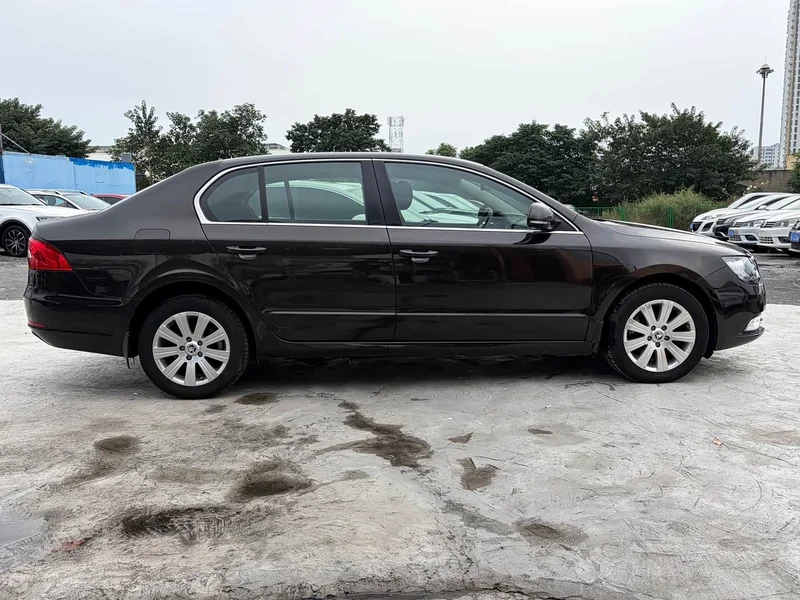 Skoda Superb — фото 4