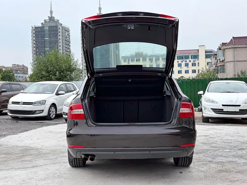 Skoda Superb — фото 6