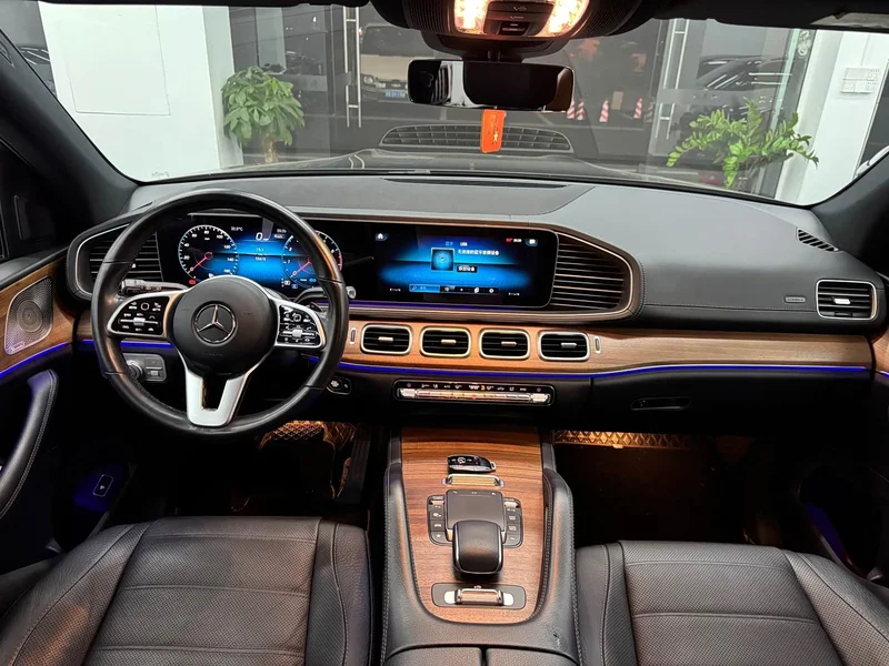 Mercedes-Benz GLS — фото 10