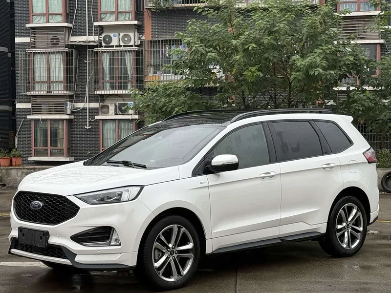 Ford Edge — фото 1