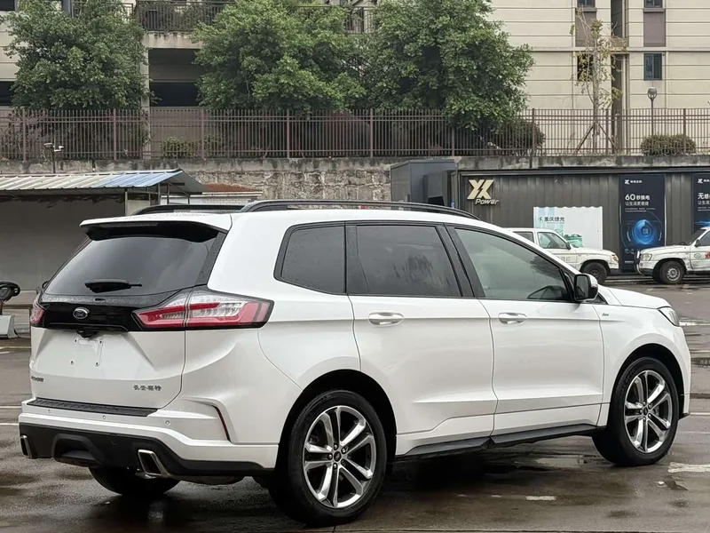Ford Edge — фото 5