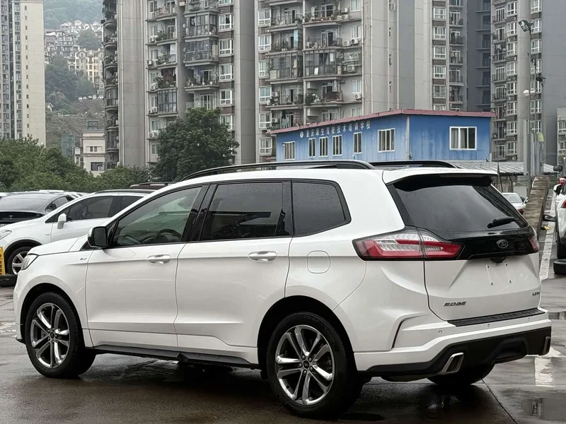 Ford Edge — фото 6