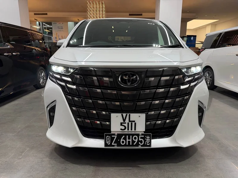Toyota Alphard — фото 2