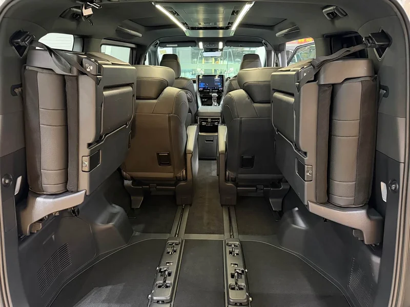 Toyota Alphard — фото 5