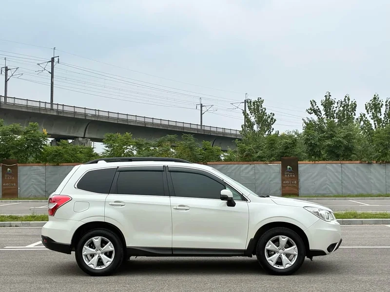 Subaru Forester — фото 4