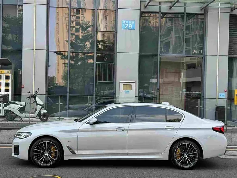 BMW 5-Series — фото 3