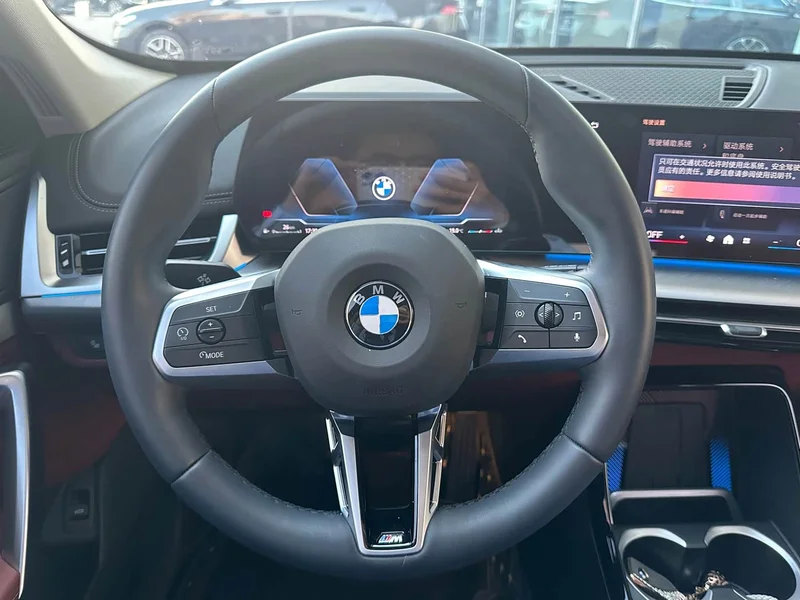 BMW X1 — фото 12