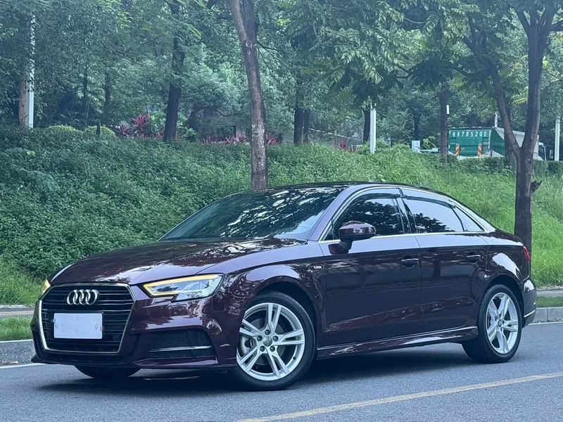 Audi A3 — фото 1