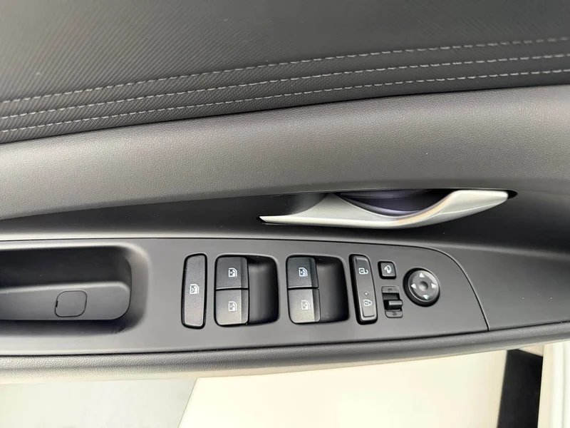 Hyundai Elantra — фото 14