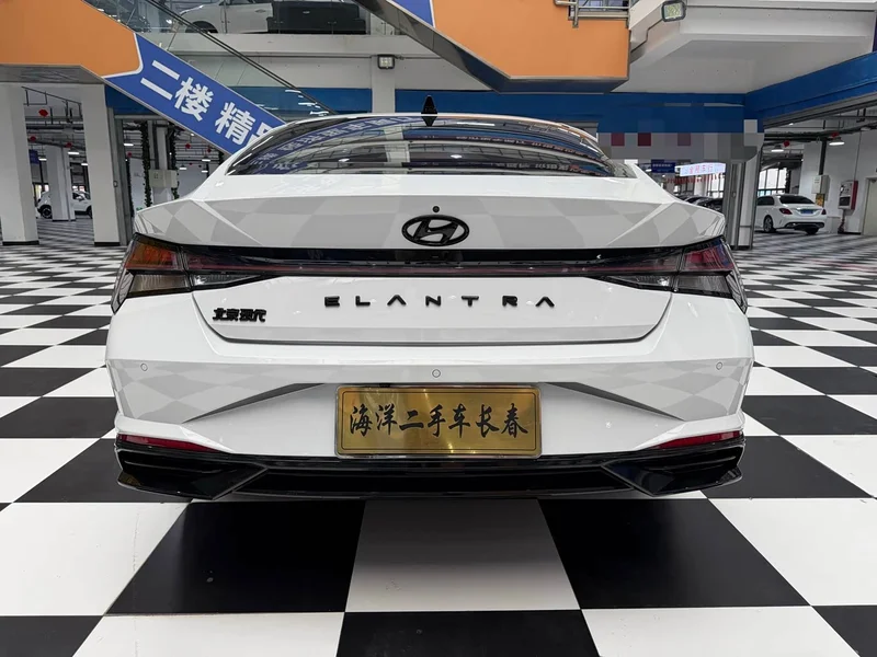 Hyundai Elantra — фото 4