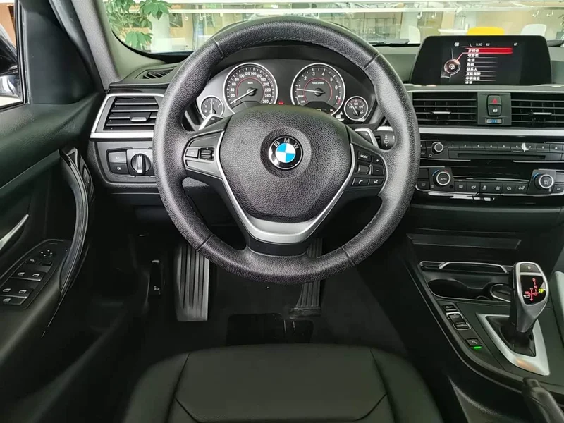 BMW 3-Series — фото 11
