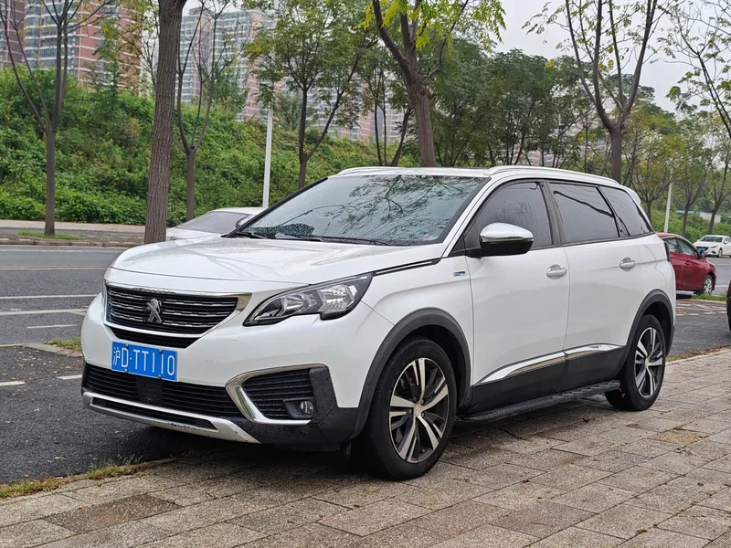 Peugeot 5008 — фото 1