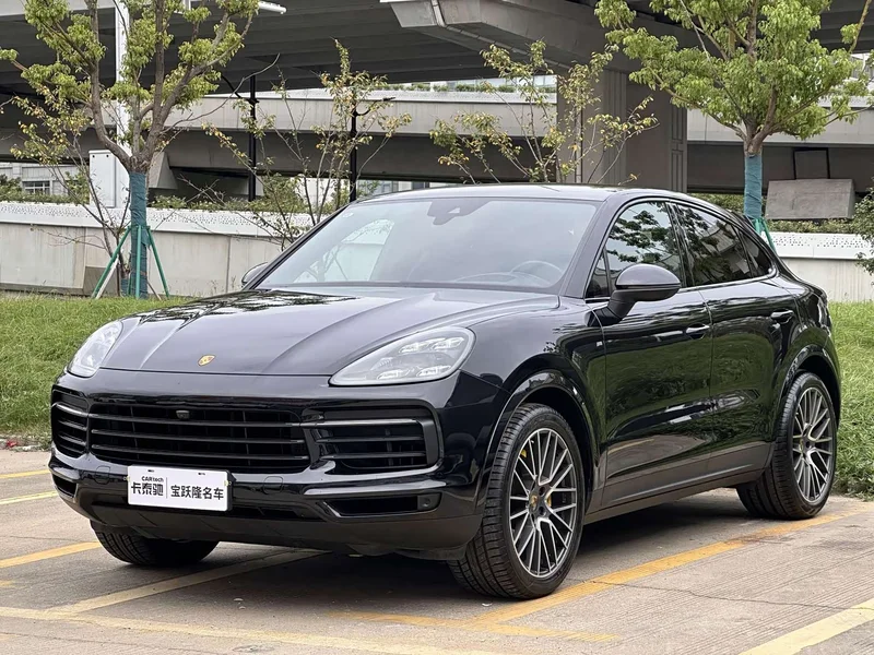 Porsche Cayenne — фото 1