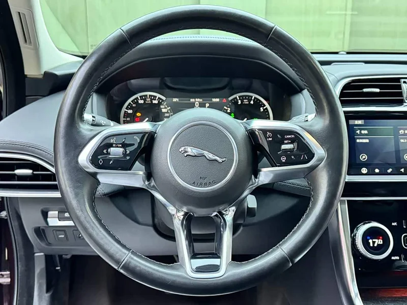 Jaguar XEL — фото 11