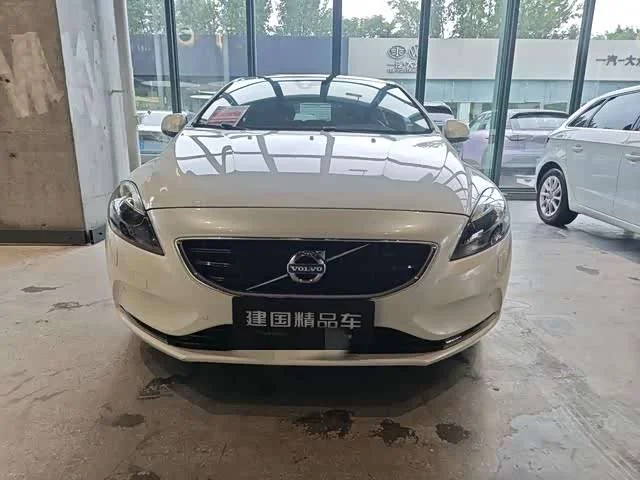 Volvo V40 — фото 4