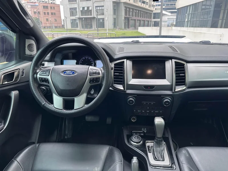 Ford Everest — фото 13