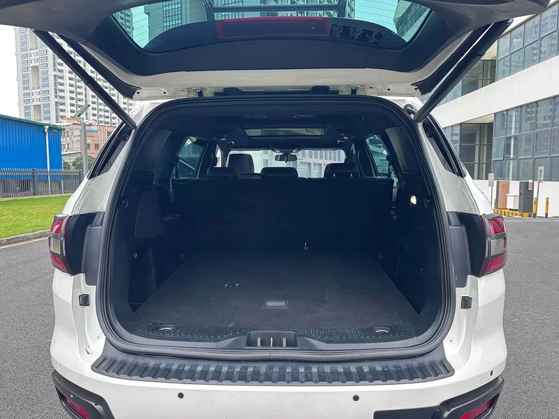 Ford Everest — фото 14