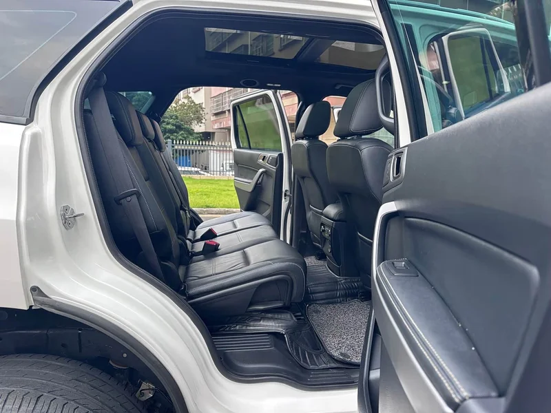 Ford Everest — фото 16