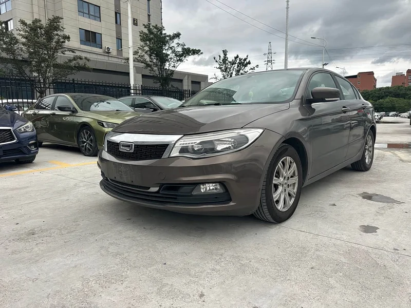 Qoros 3 — фото 1