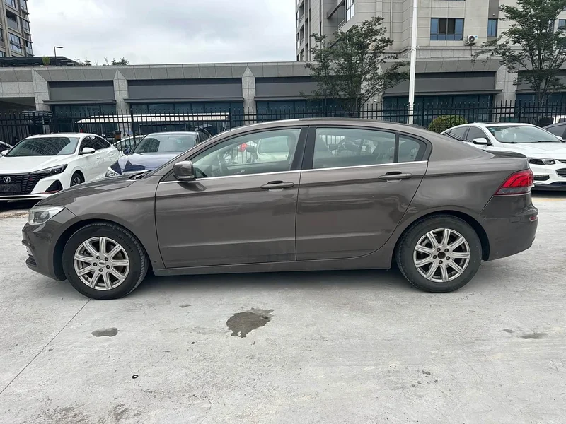 Qoros 3 — фото 18