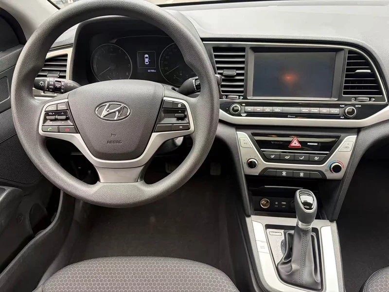 Hyundai Elantra Sport — фото 18