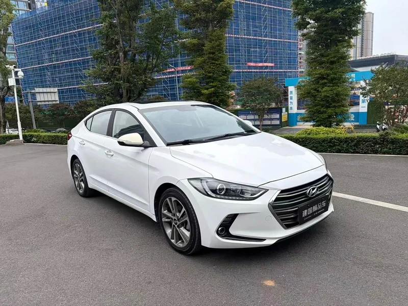 Hyundai Elantra Sport — фото 3