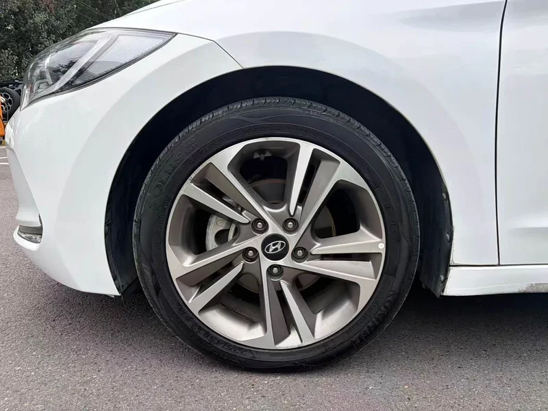 Hyundai Elantra Sport — фото 5