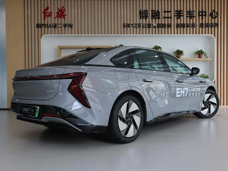 Hongqi EH7 — фото 3