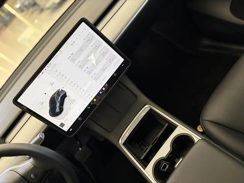 Tesla Model Y — фото 8