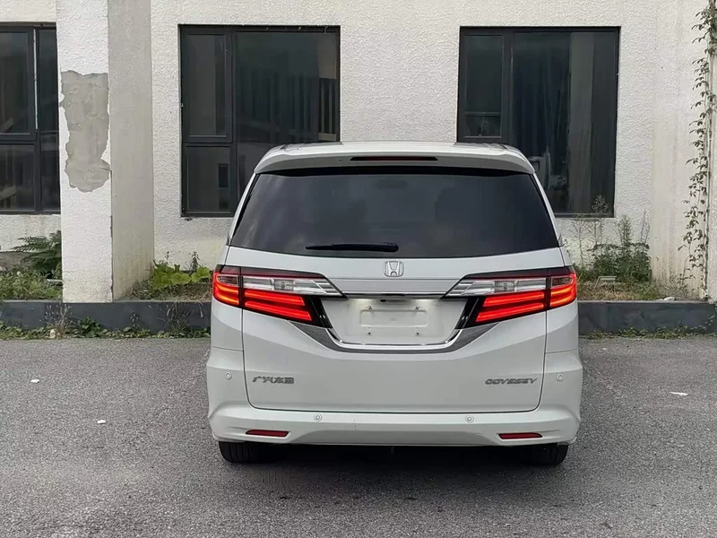 Honda Odyssey — фото 14