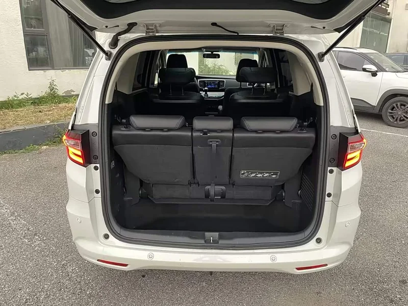 Honda Odyssey — фото 10