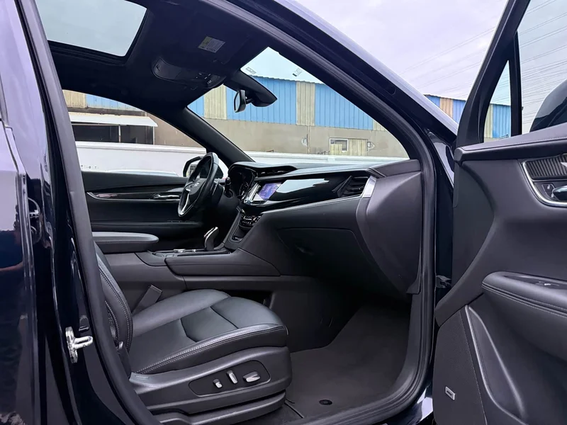 Cadillac XT6 — фото 16