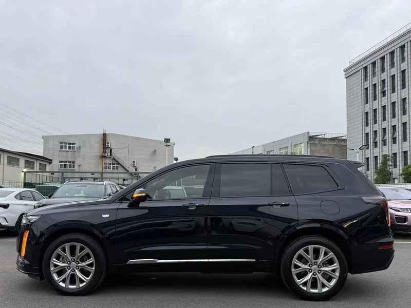 Cadillac XT6 — фото 21