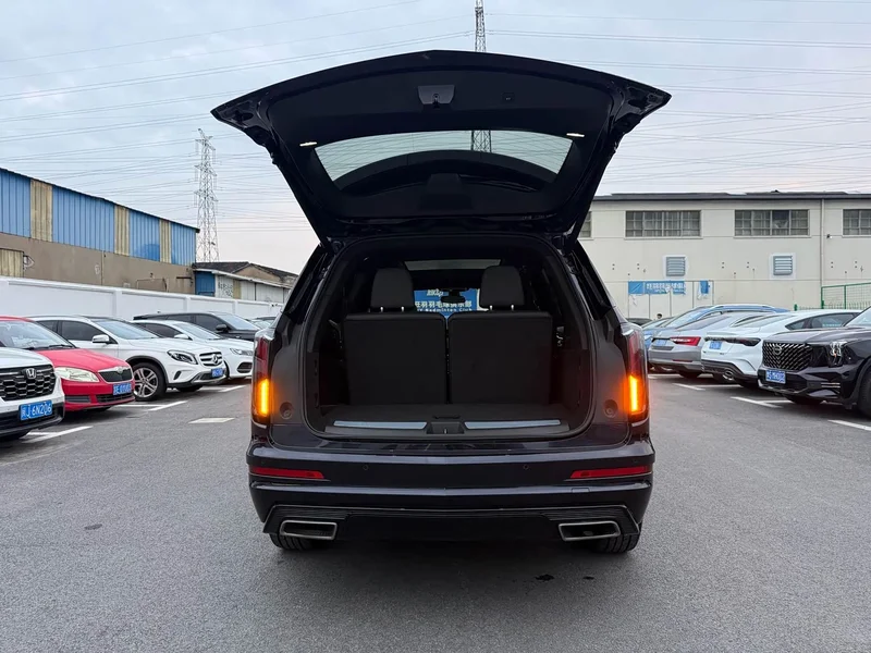 Cadillac XT6 — фото 25