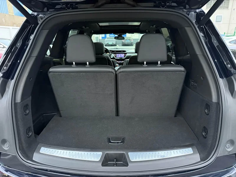 Cadillac XT6 — фото 27