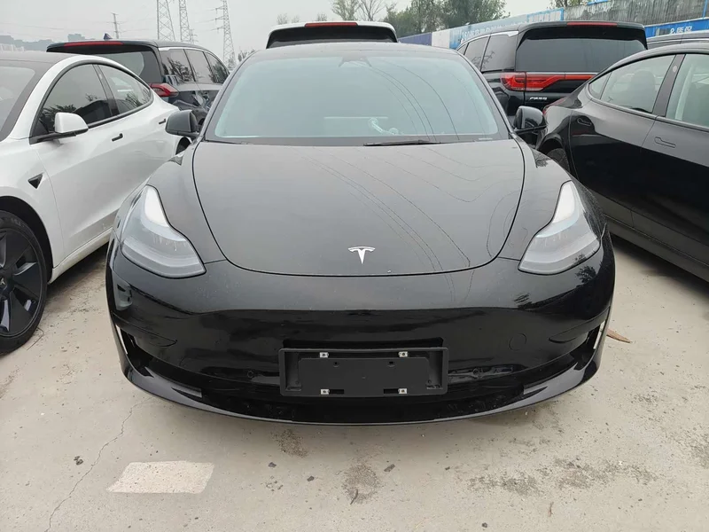 Tesla Model 3 — фото 2