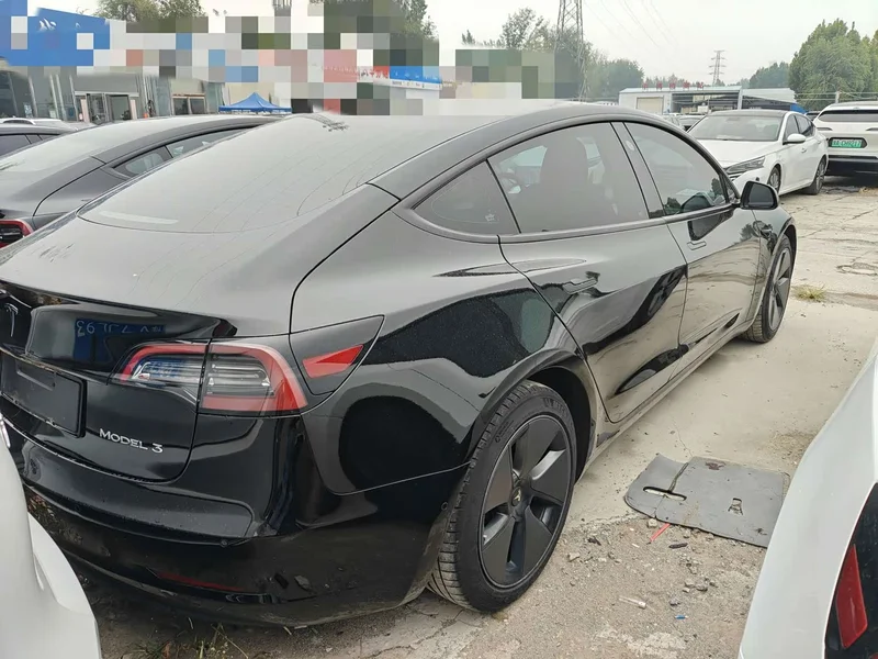 Tesla Model 3 — фото 8