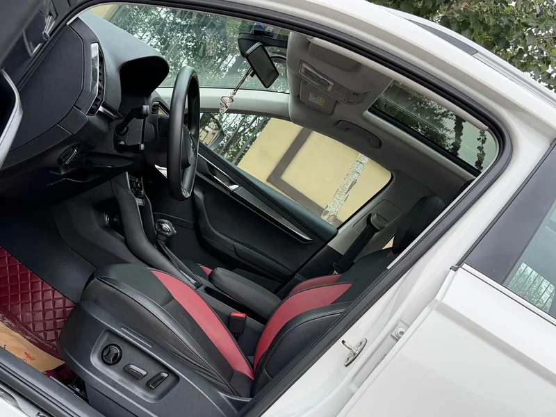 Skoda Karoq — фото 11