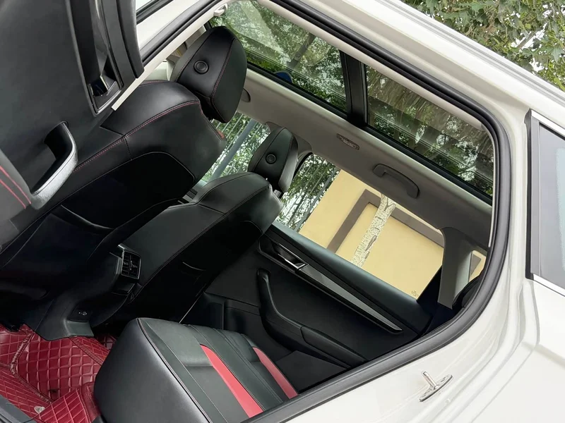 Skoda Karoq — фото 12