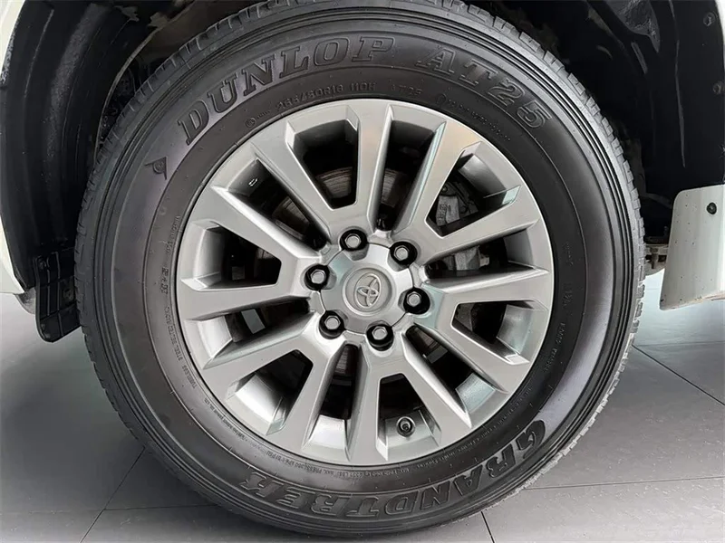 Toyota Prado — фото 13