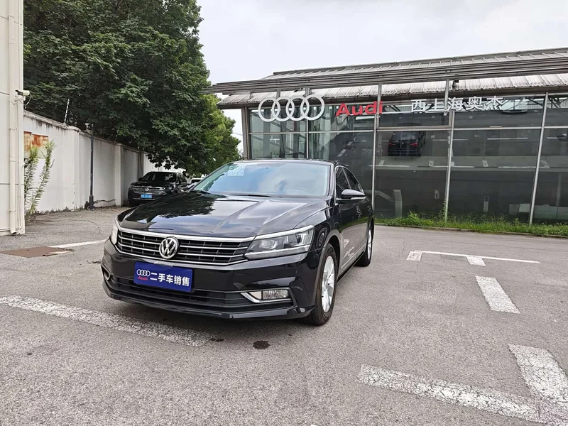 Volkswagen Passat — фото 1