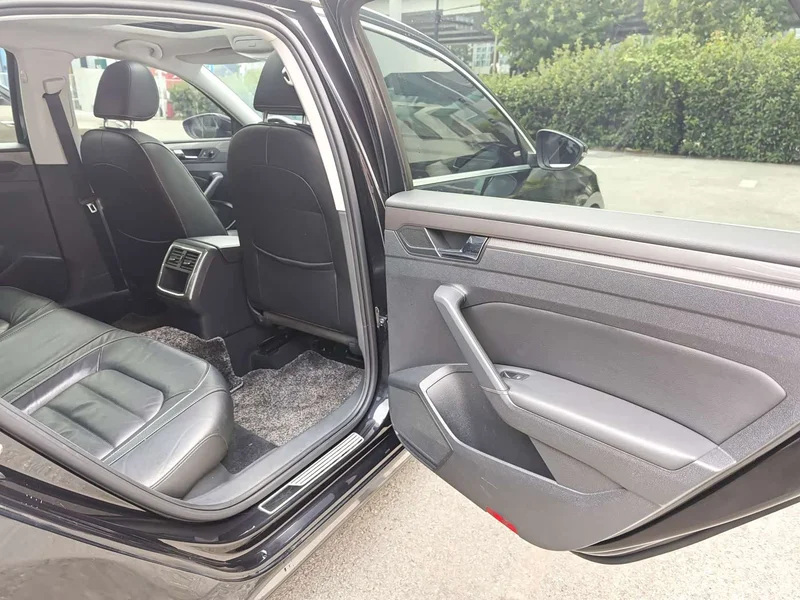 Volkswagen Passat — фото 13