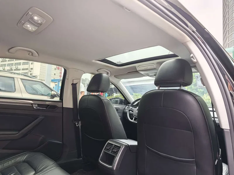 Volkswagen Passat — фото 14