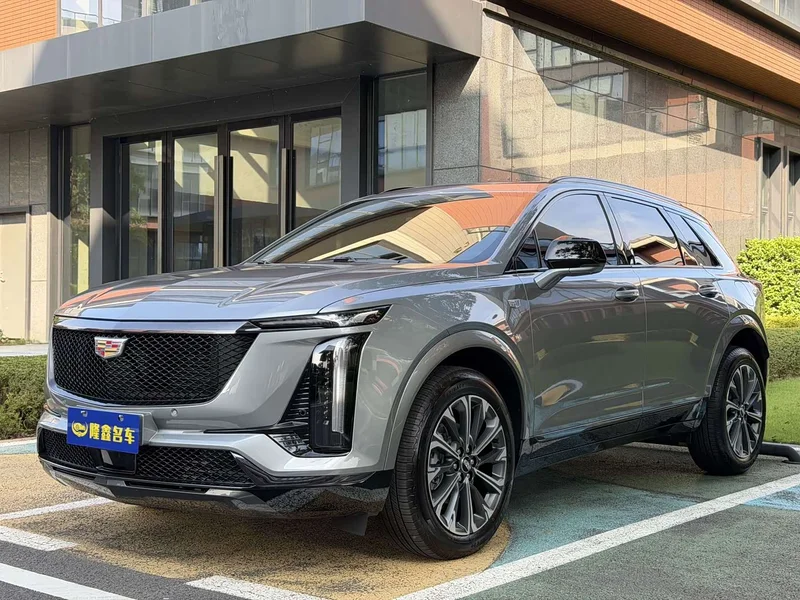 Cadillac XT5 — фото 1