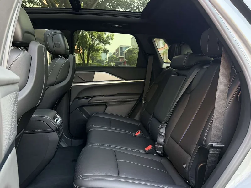 Cadillac XT5 — фото 17