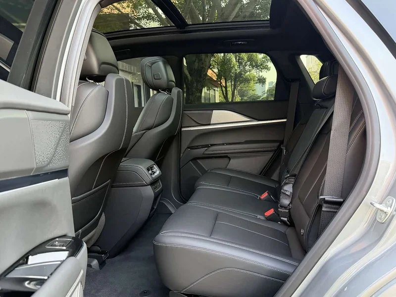 Cadillac XT5 — фото 18